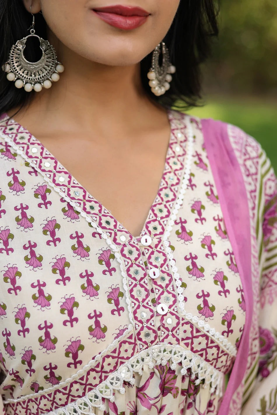 Women Cream Floral Printed Kurta Set with Pink Dupatta | Elegant Ethnic Wear