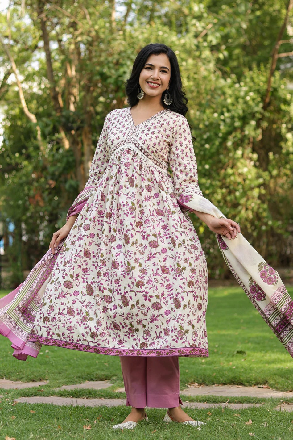 Women Cream Floral Printed Kurta Set with Pink Dupatta | Elegant Ethnic Wear
